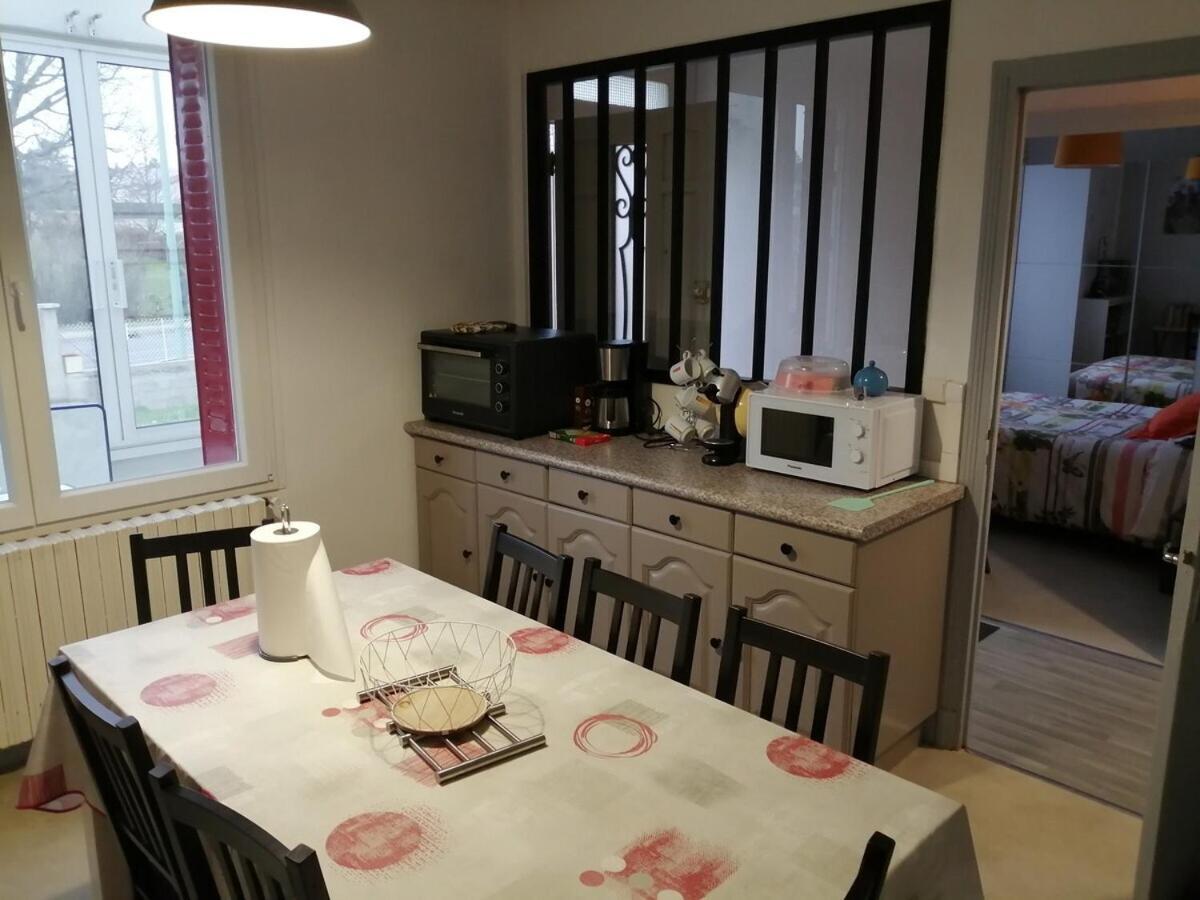 Gite Pavillon Kifadonfe 3 Ch Avec Cour Et Jardin Clos Villa Saint-Germain-Lembron Dış mekan fotoğraf