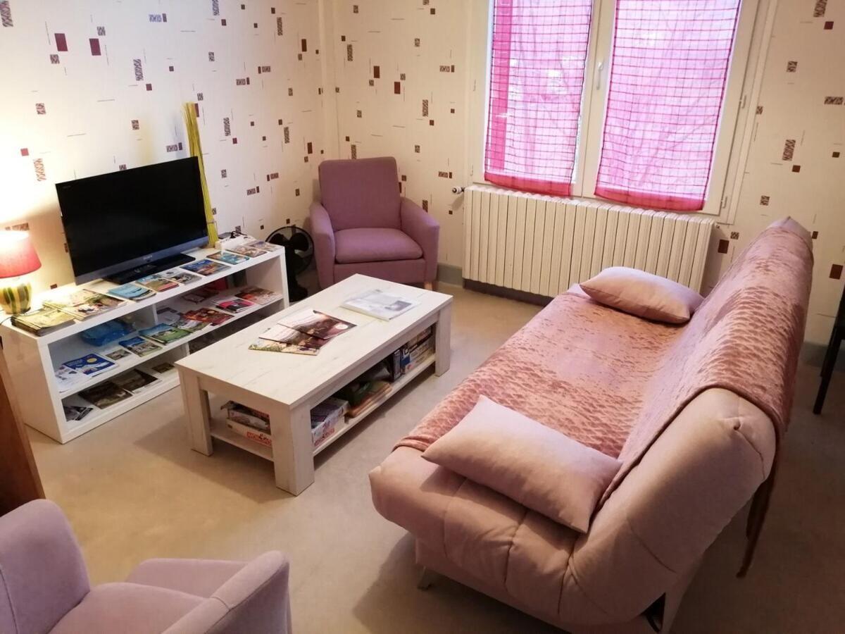 Gite Pavillon Kifadonfe 3 Ch Avec Cour Et Jardin Clos Villa Saint-Germain-Lembron Dış mekan fotoğraf