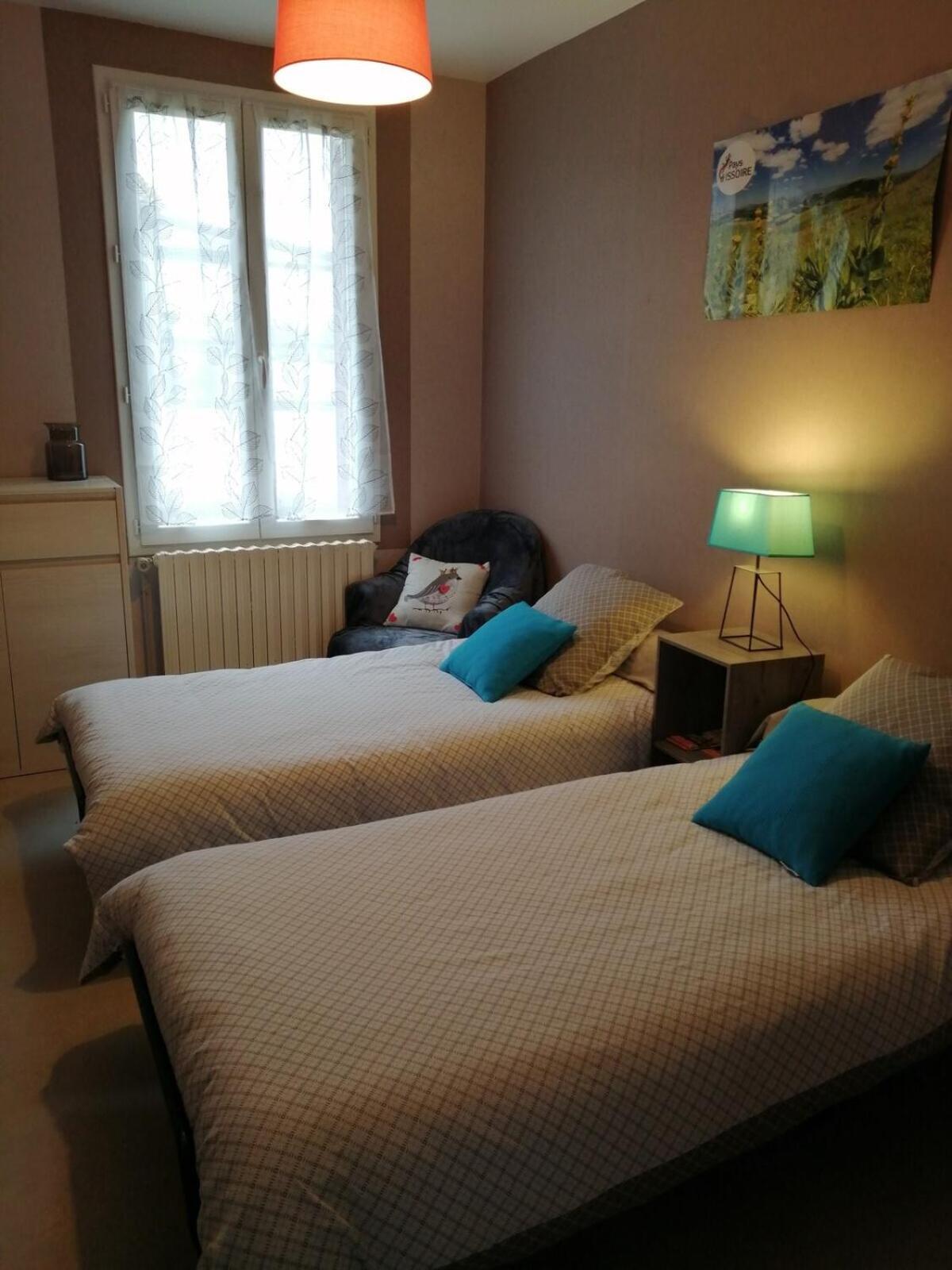 Gite Pavillon Kifadonfe 3 Ch Avec Cour Et Jardin Clos Villa Saint-Germain-Lembron Dış mekan fotoğraf