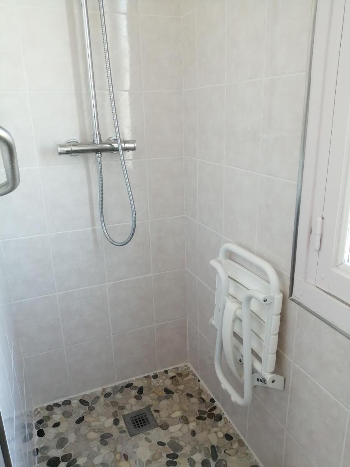 Gite Pavillon Kifadonfe 3 Ch Avec Cour Et Jardin Clos Villa Saint-Germain-Lembron Dış mekan fotoğraf