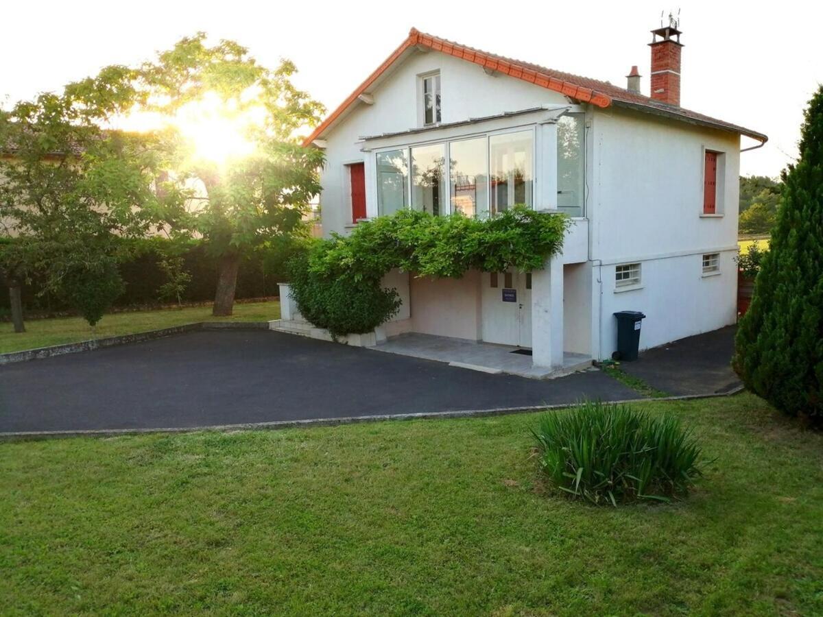 Gite Pavillon Kifadonfe 3 Ch Avec Cour Et Jardin Clos Villa Saint-Germain-Lembron Dış mekan fotoğraf