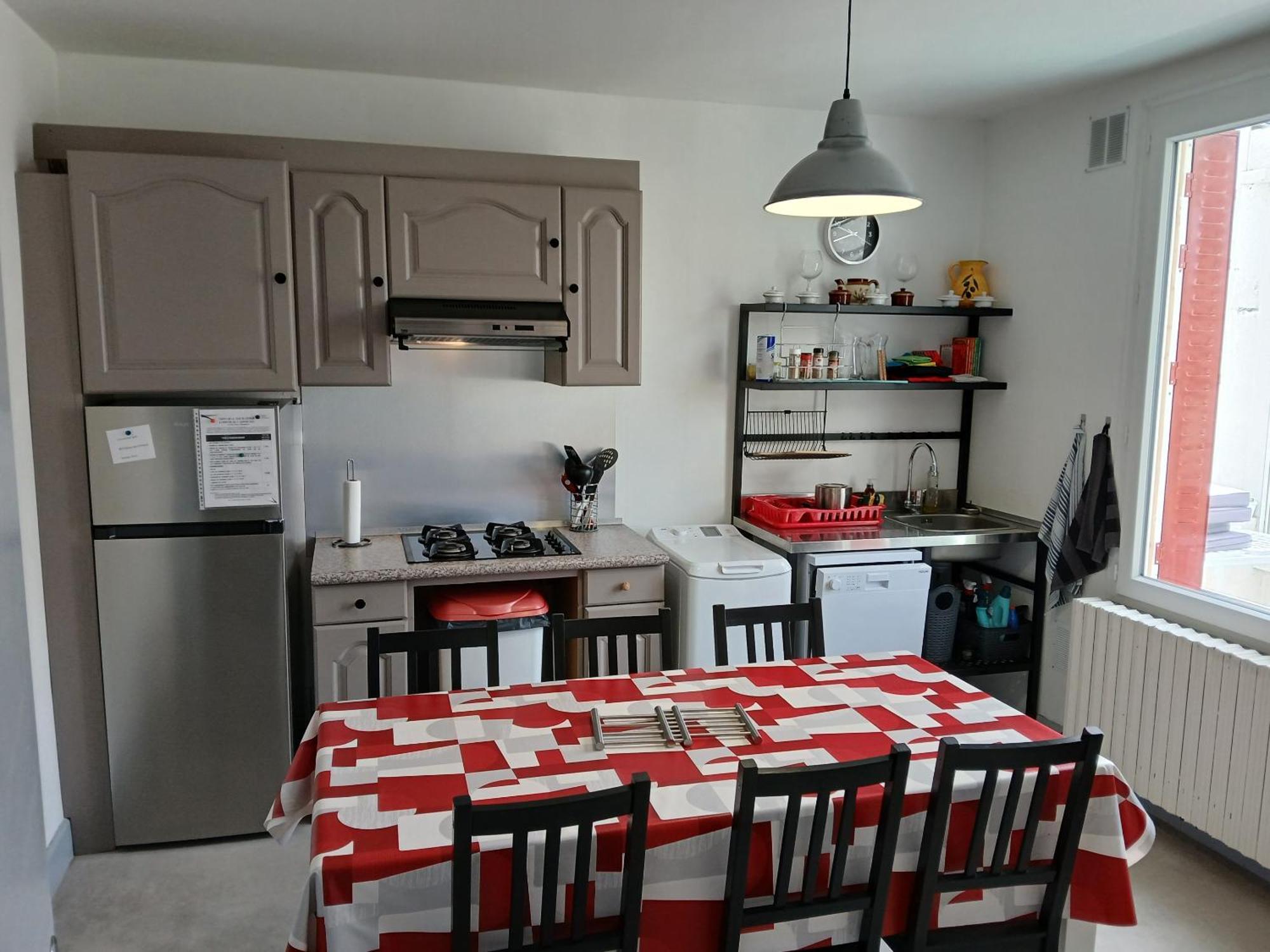 Gite Pavillon Kifadonfe 3 Ch Avec Cour Et Jardin Clos Villa Saint-Germain-Lembron Dış mekan fotoğraf