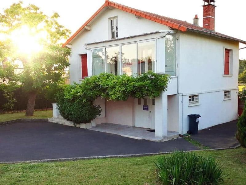 Gite Pavillon Kifadonfe 3 Ch Avec Cour Et Jardin Clos Villa Saint-Germain-Lembron Dış mekan fotoğraf